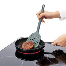 Load image into Gallery viewer, Lekue Flexible Turner - Green