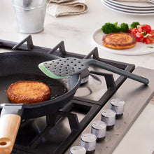 Load image into Gallery viewer, Lekue Flexible Turner - Green