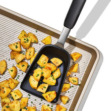 Load image into Gallery viewer, OXO Good Grips Sheet Pan Roasting Scoop - Black