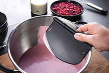 Load image into Gallery viewer, Lifestyle image of Gefu Duto Scraper.