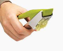 Load image into Gallery viewer, Joseph Joseph Clean-Press Garlic Crusher - Green