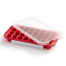 Load image into Gallery viewer, Lekue Industrial Ice Tray With Lid - Red