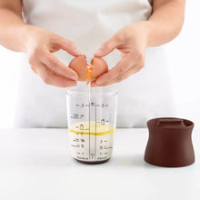 Load image into Gallery viewer, Lekue Crepes and Pancake Shaker - 500ml