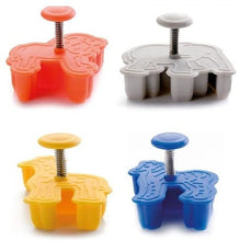 Load image into Gallery viewer, Ibili Safari Animals Cookie Cutter with Ejectors, Set of 4