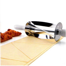 Load image into Gallery viewer, Ibili Croissant Cutter Roller - Small