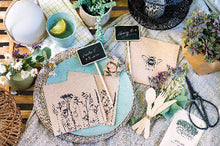 Load image into Gallery viewer, Ambiente Recycled Leaves And Herbs Napkins - Large
