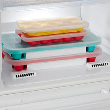 Load image into Gallery viewer, Lekue Industrial Ice Tray With Lid - Red
