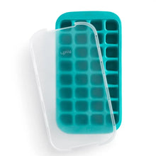 Load image into Gallery viewer, Lekue Industrial Ice Tray With Lid - Turquoise
