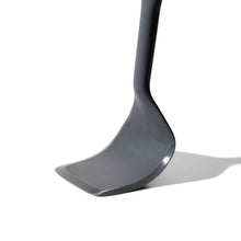Load image into Gallery viewer, OXO Good Grips Silicone Everyday Flexible Turner - Peppercorn, flexible top.
