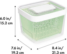 Load image into Gallery viewer, OXO Good Grips Greensaver Produce Keeper - 4000ml, with dimensions.
