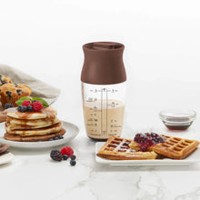 Load image into Gallery viewer, Lekue Crepes and Pancake Shaker - 500ml
