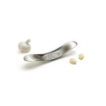 Load image into Gallery viewer, Joseph Joseph Garlic Rocker 100 - Stainless Steel
