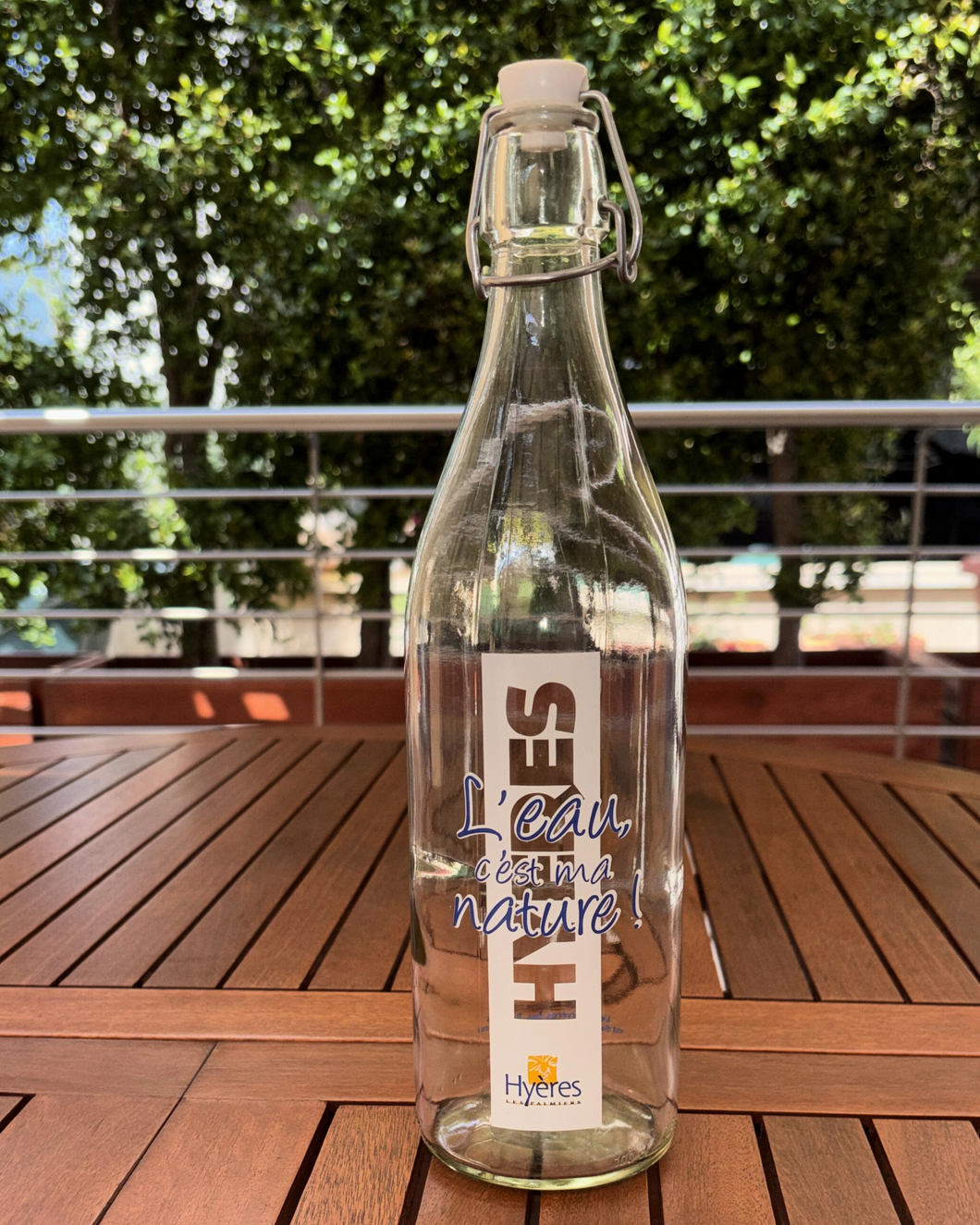 Cerve Water Glass Bottle with Flip Top - 1 Liter