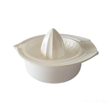 Load image into Gallery viewer, Gab Plastic Classic Lemon Squeezer
