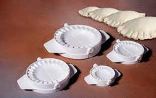 Load image into Gallery viewer, Ibili Set of 4 Plastic Dumpling Makers &amp; Cookie Cutters
