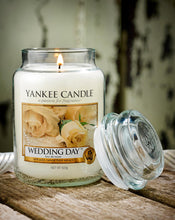 Load image into Gallery viewer, Yankee Candle Glass Jar Candle - Wedding Day
