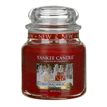 Load image into Gallery viewer, Yankee Candle Glass Jar Candle - Christmas Magic
