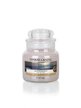 Load image into Gallery viewer, Yankee Candle Glass Jar Candle - Moonlight
