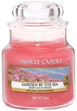 Load image into Gallery viewer, Yankee Candle Glass Jar Candle - Garden by the Sea
